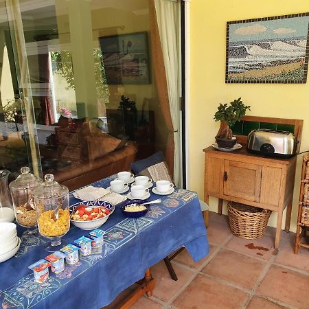 On Pinewood Guest House Cape Town Bagian luar foto