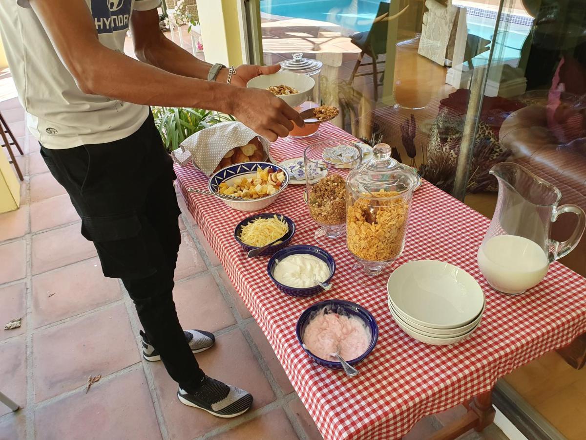 On Pinewood Guest House Cape Town Bagian luar foto