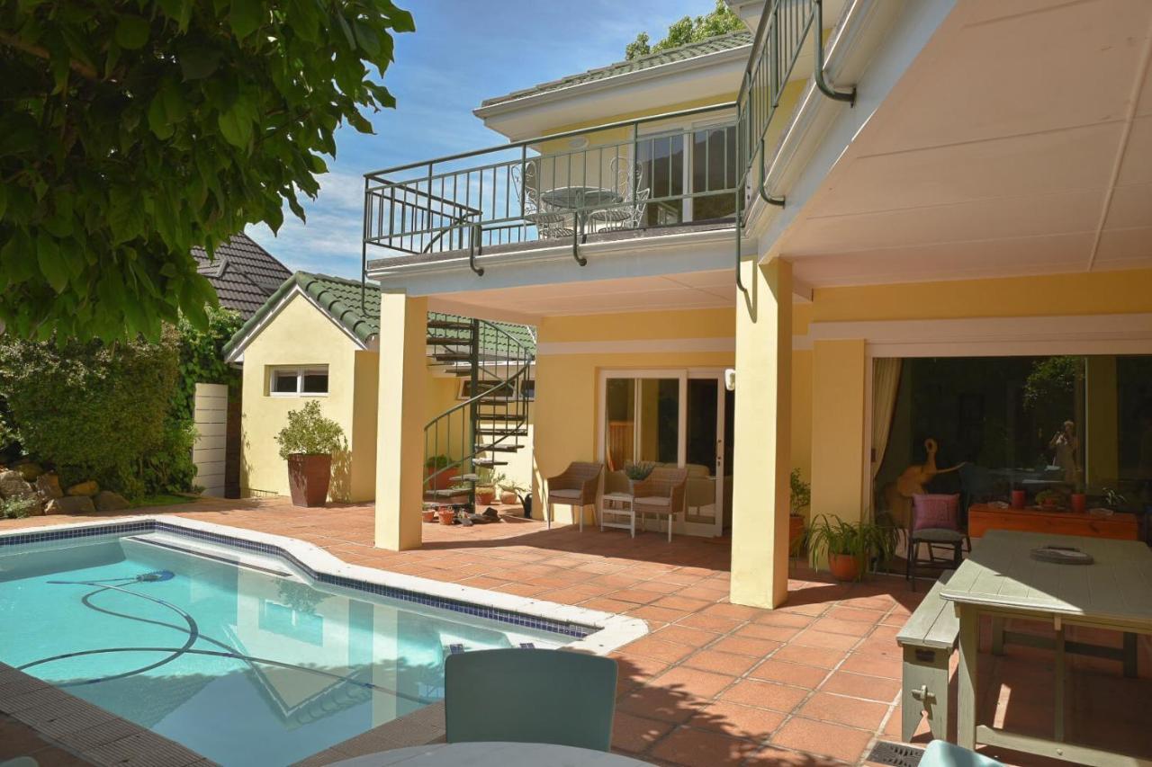 On Pinewood Guest House Cape Town Bagian luar foto