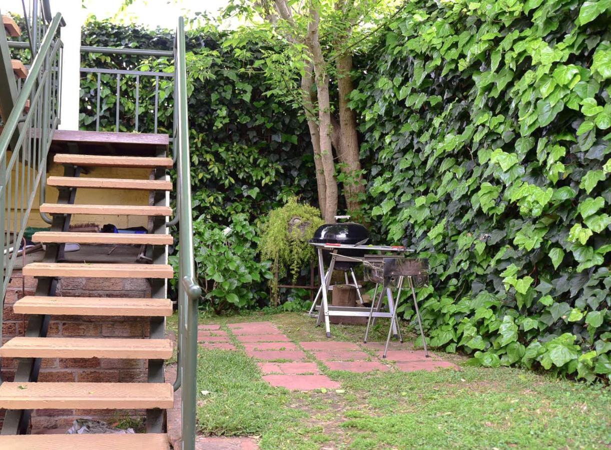 On Pinewood Guest House Cape Town Bagian luar foto