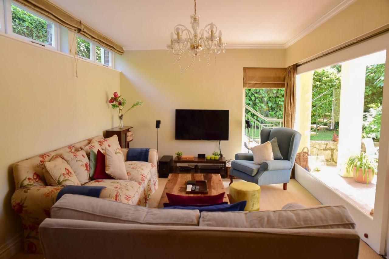 On Pinewood Guest House Cape Town Bagian luar foto