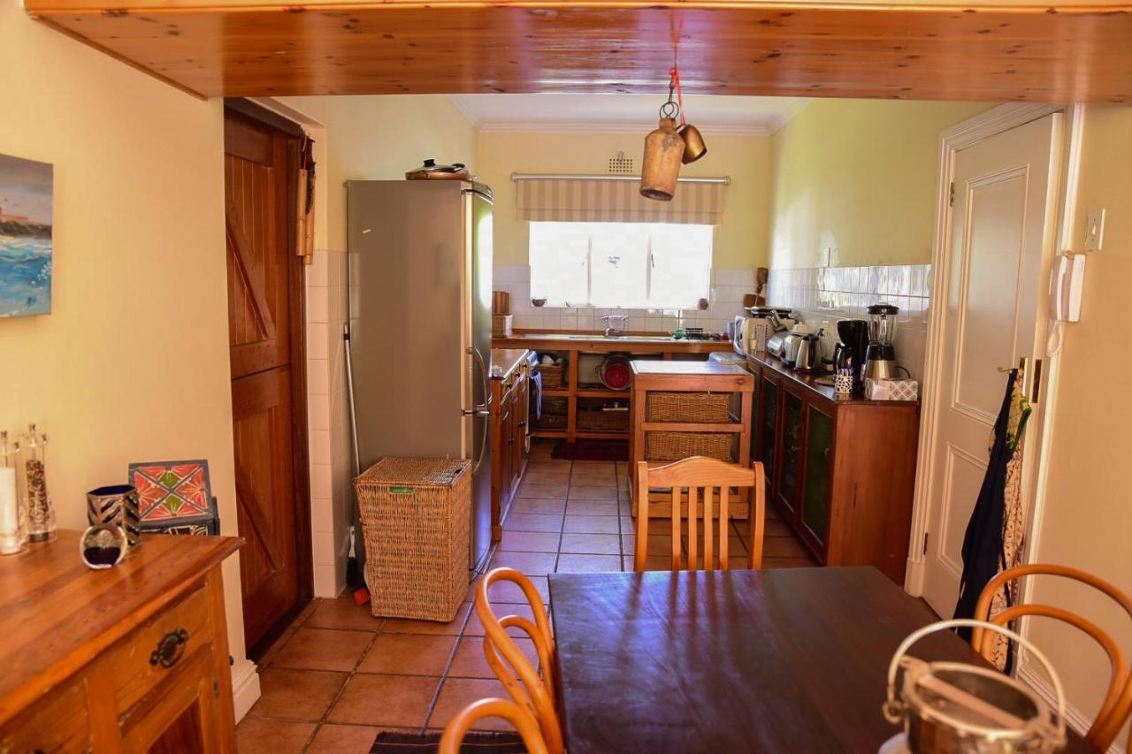 On Pinewood Guest House Cape Town Bagian luar foto