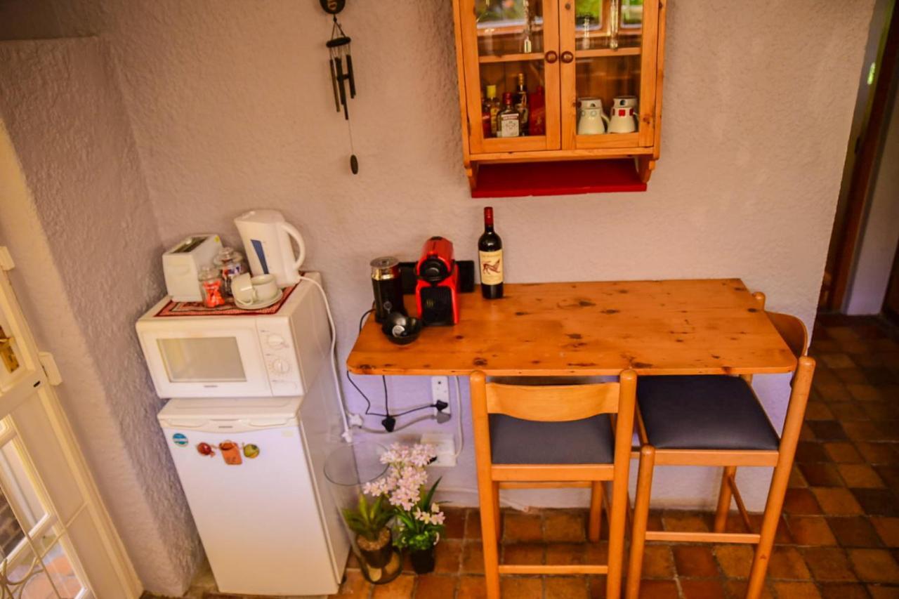 On Pinewood Guest House Cape Town Bagian luar foto