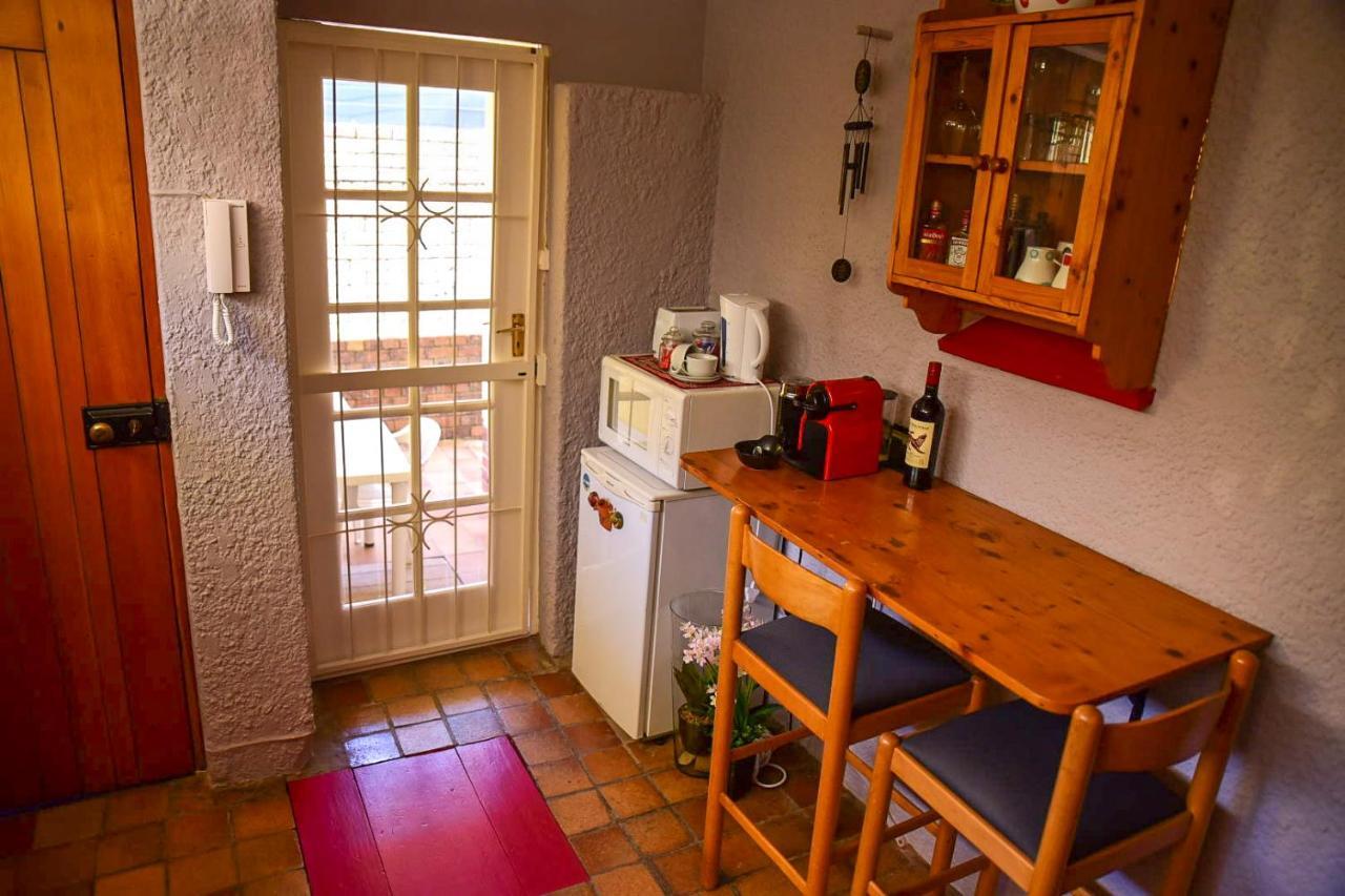 On Pinewood Guest House Cape Town Bagian luar foto