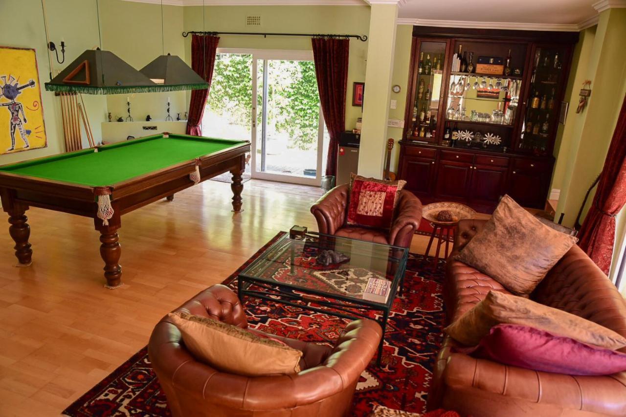 On Pinewood Guest House Cape Town Bagian luar foto